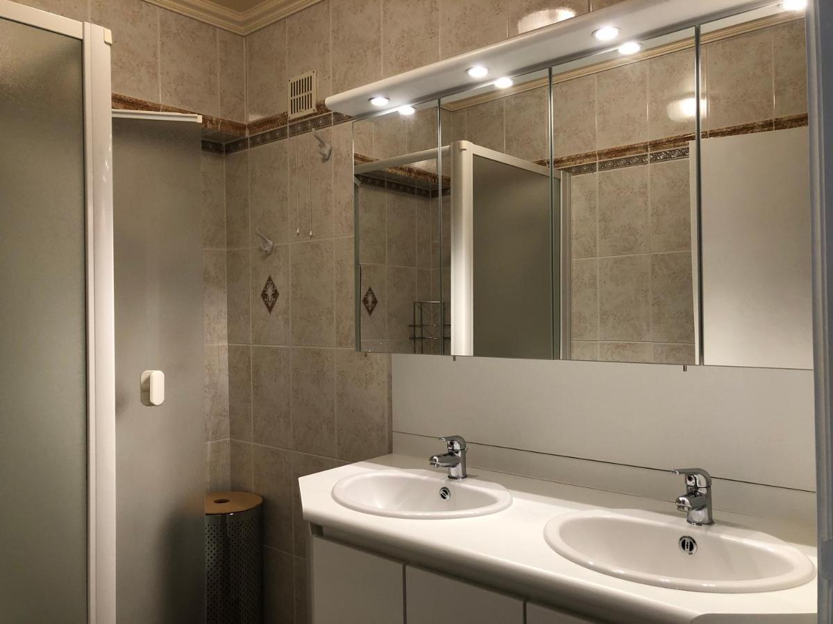 Modern Apartment At 2 Steps From Beach Остенде Экстерьер фото