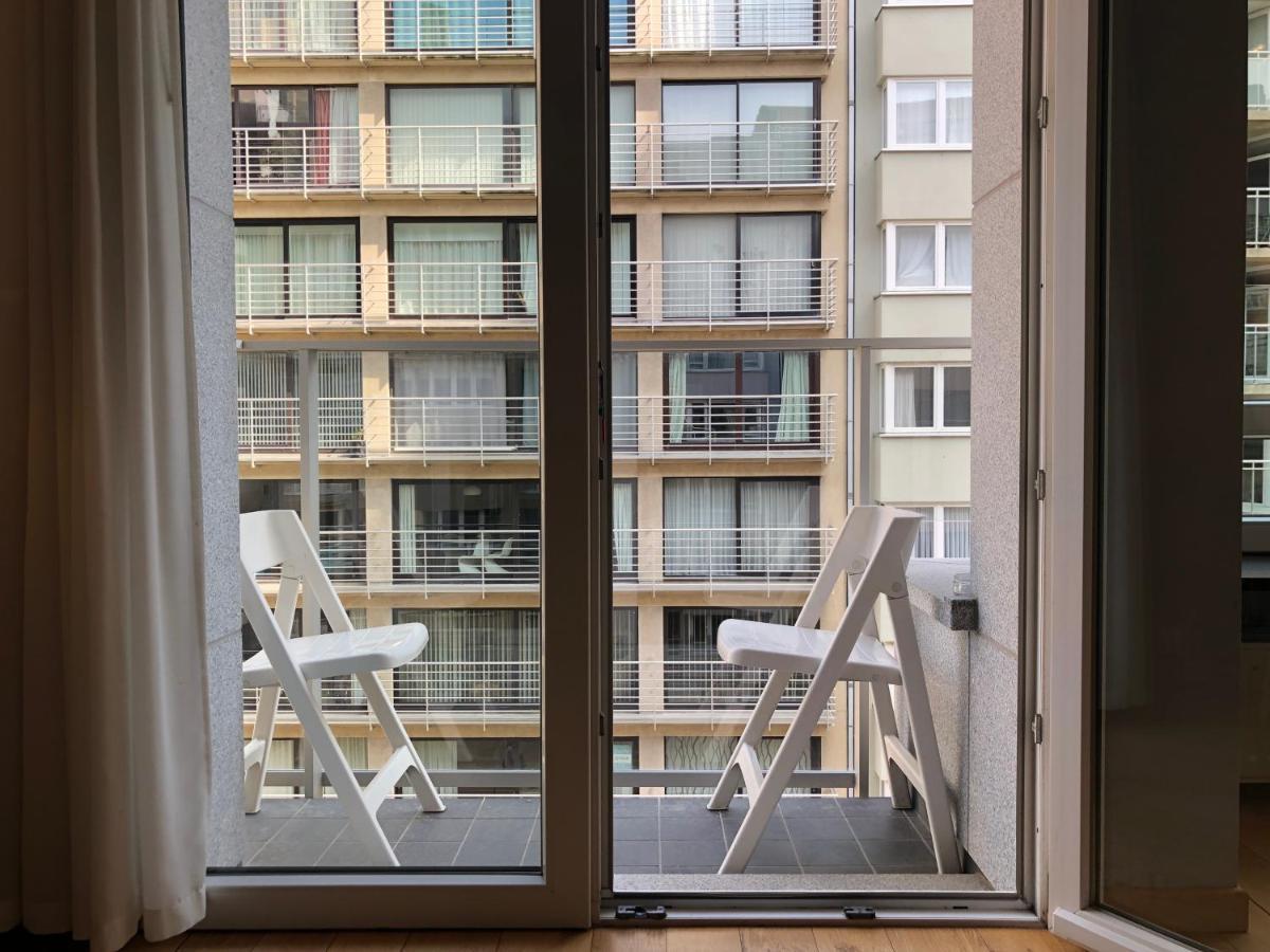 Modern Apartment At 2 Steps From Beach Остенде Экстерьер фото