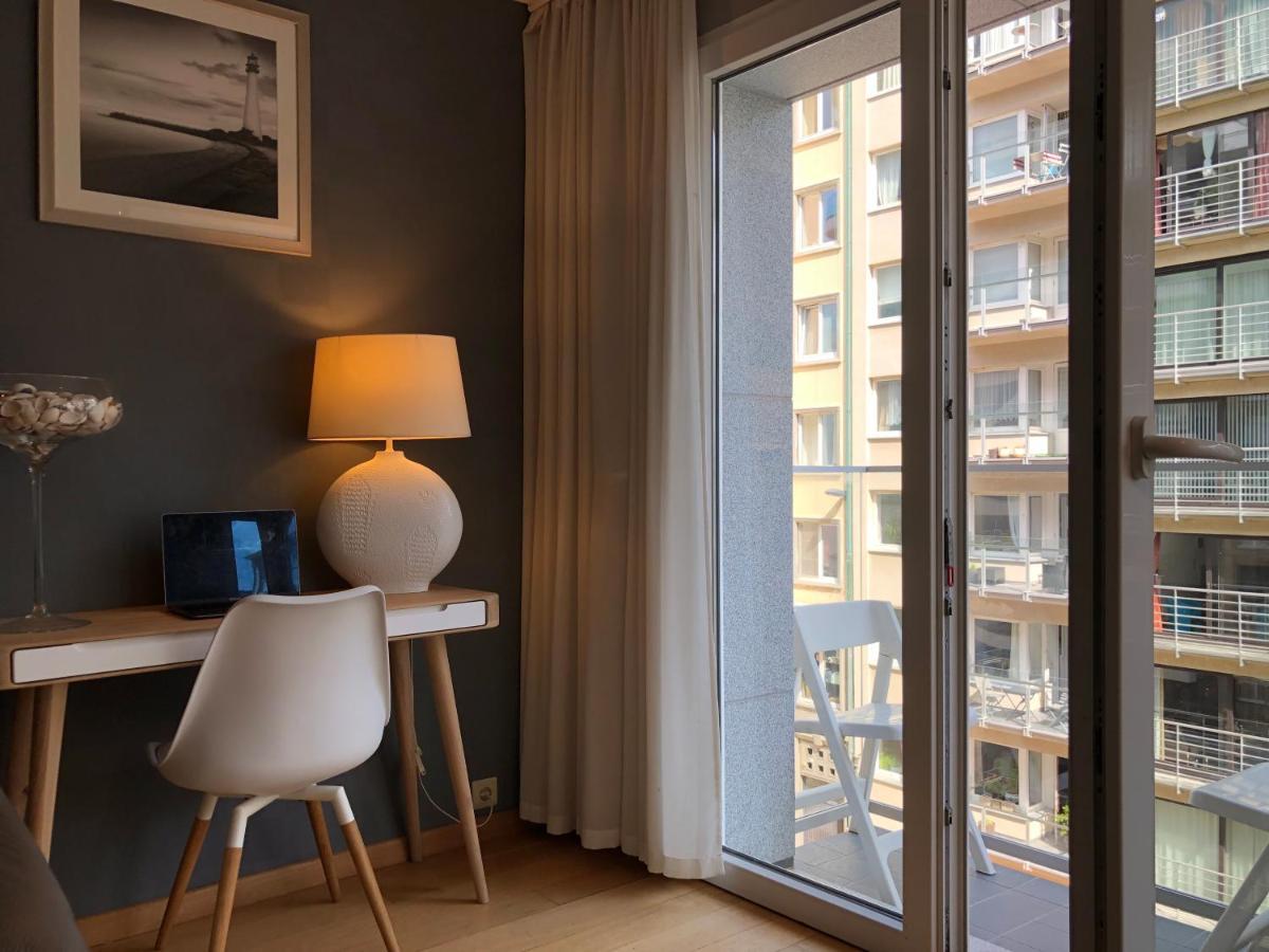 Modern Apartment At 2 Steps From Beach Остенде Экстерьер фото